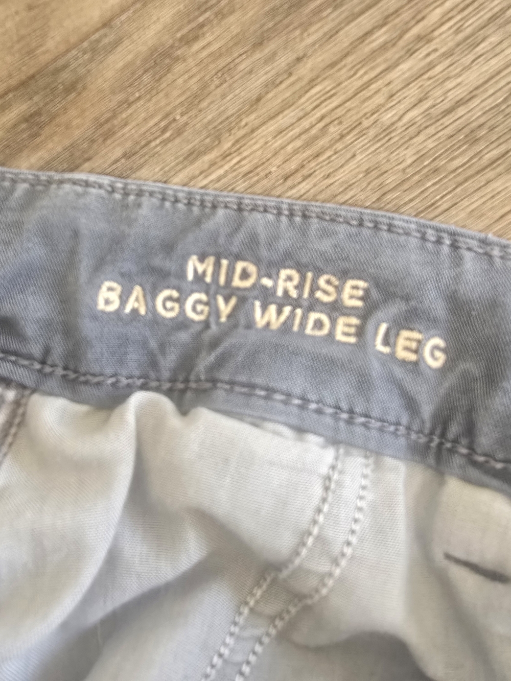 American Eagle Blue Mid Rise Baggy Wide Leg Cargo Pants Sz 4 Summer Y2k Street - Picture 9 of 10